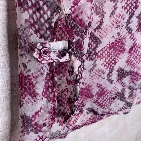 Apt 9 women’s sheer blouse size medium - Picture 4 of 6